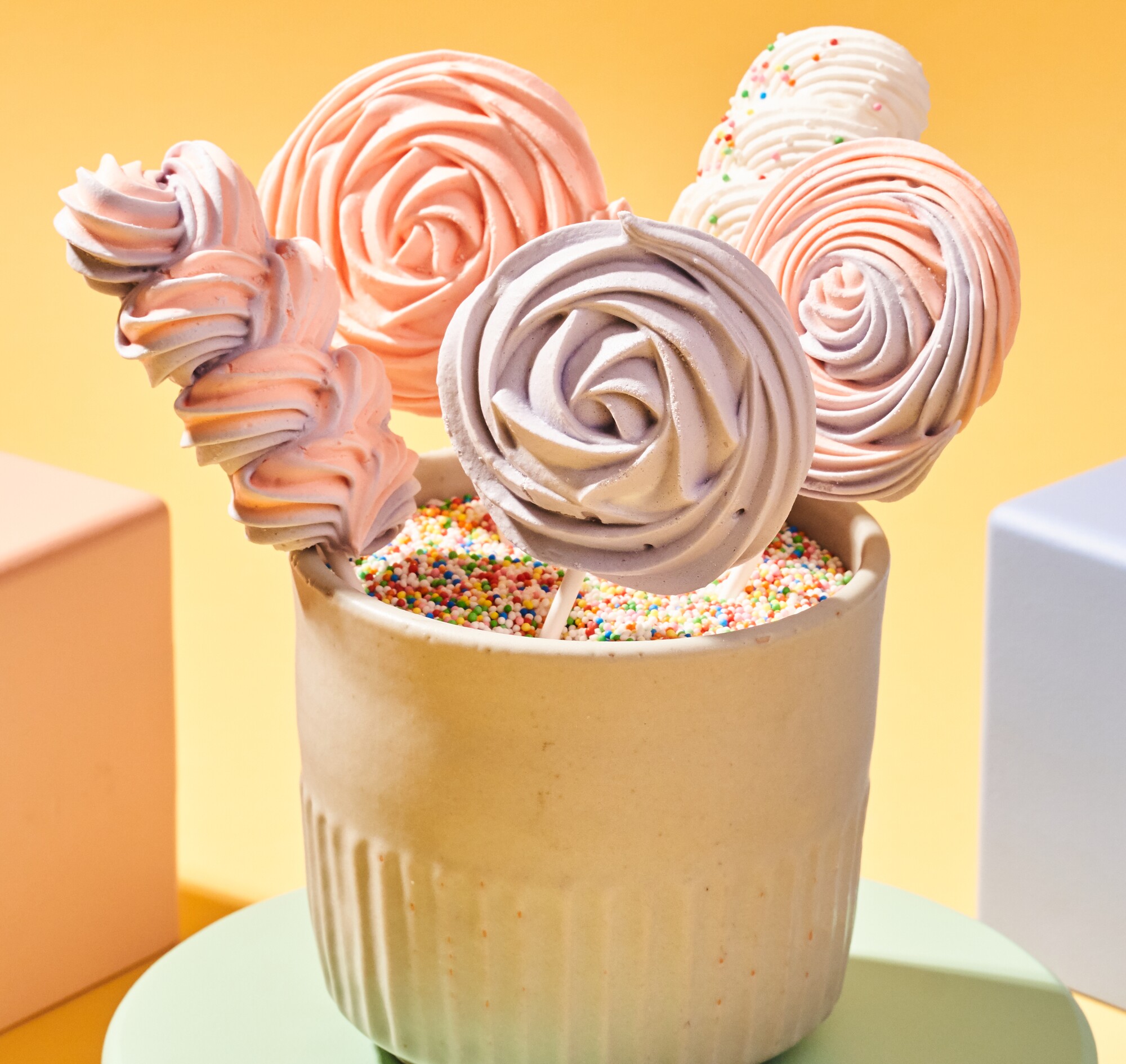 Meringuelollies 24Kitchen